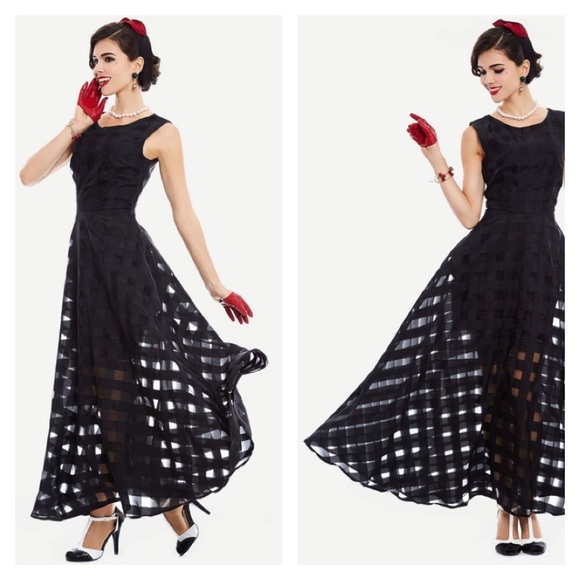 Black Mesh Checkered Flowy Casual Maxi Dress - Picture 2 of 3